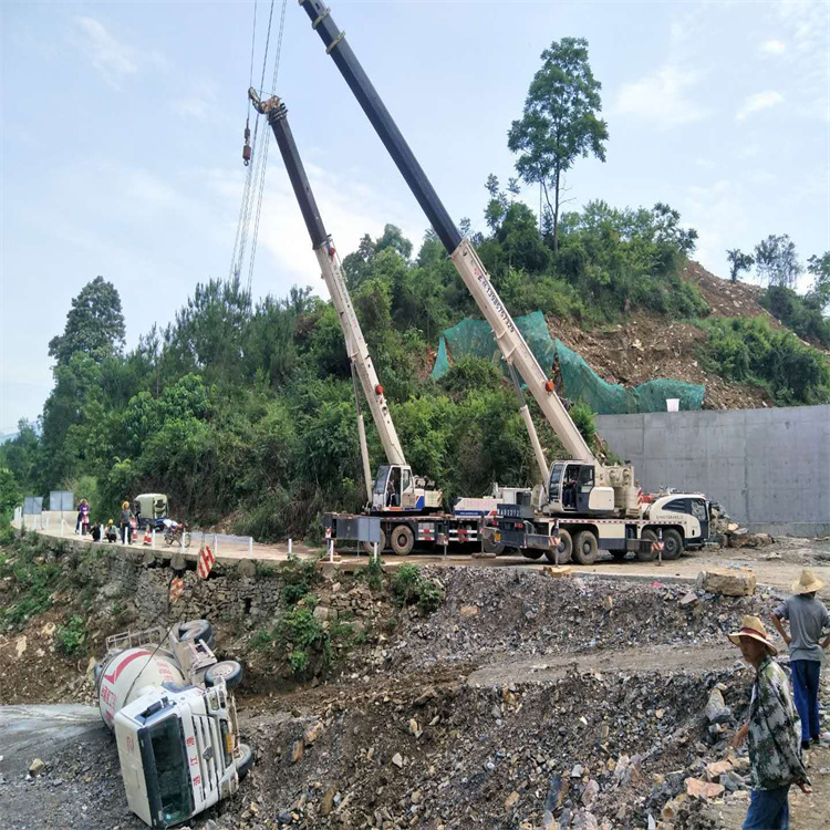 马鞍山博望汽车掉沟里叫吊车救援要多少钱