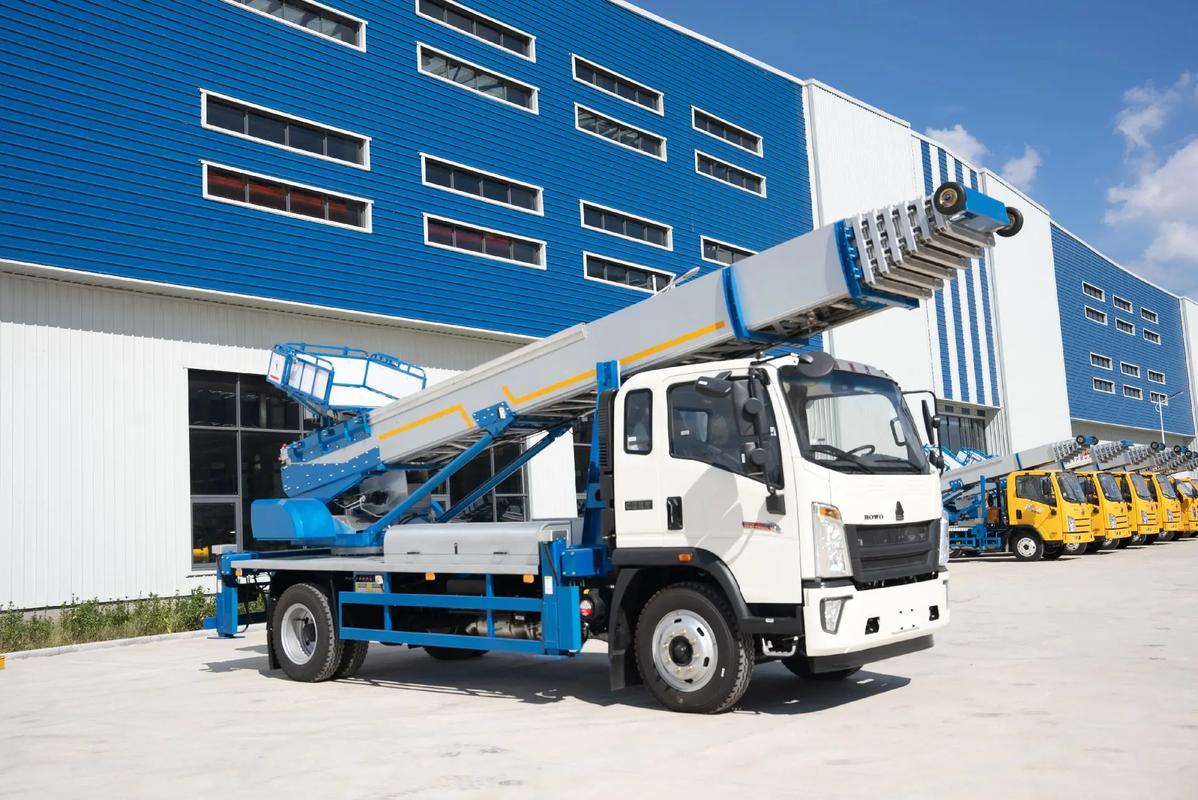 马鞍山博望出租云梯车高空作业车 建筑垃圾搬运